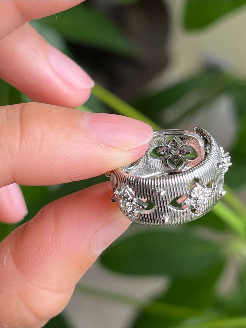Sterling Silver Floral Cutout Filigree Wide Band Ring w/Accent Stones,adjustable